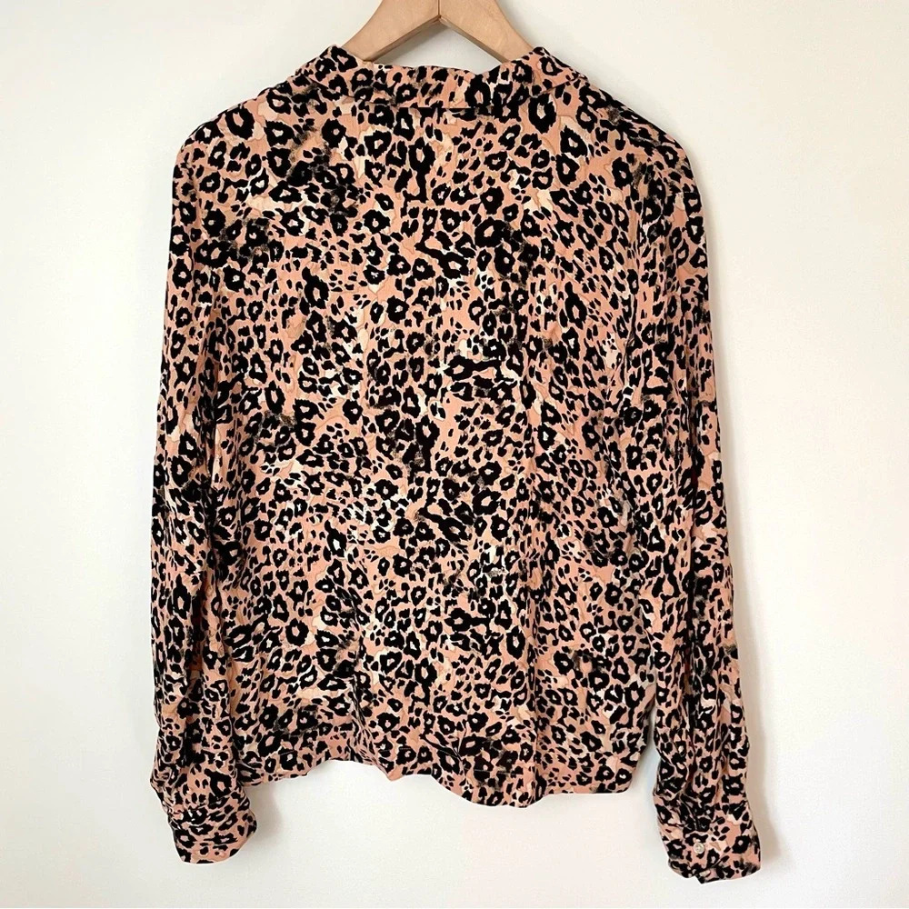 Aritzia Wilfred Emmeline Blouse Leopard Print Button Up - Picture 5 of 9